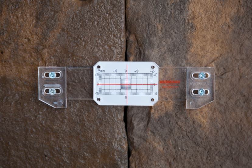 Crack/Strain Monitoring - Professional monitoring services